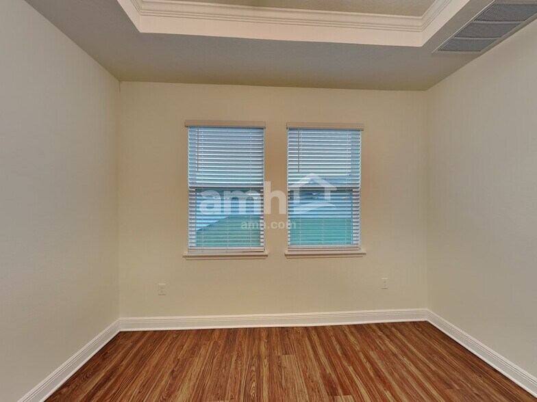 Building Photo - 1029 Lake Trudy Dr