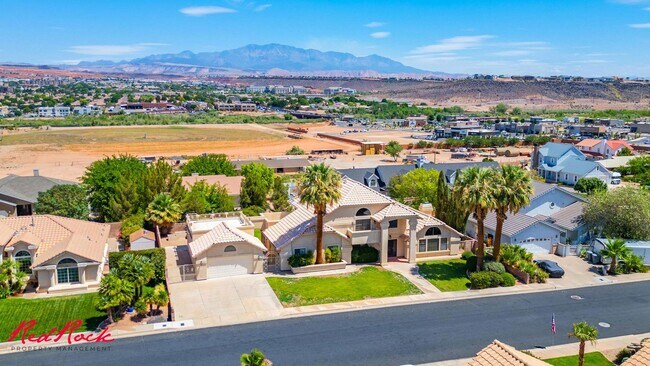 Building Photo - Spacious 6 Bedroom Home with a Balcony!