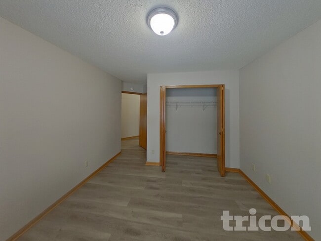 Building Photo - 1503 Palomino Trail