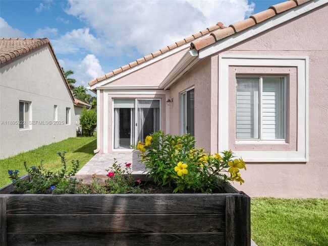 Building Photo - 1524 Canary Island Dr