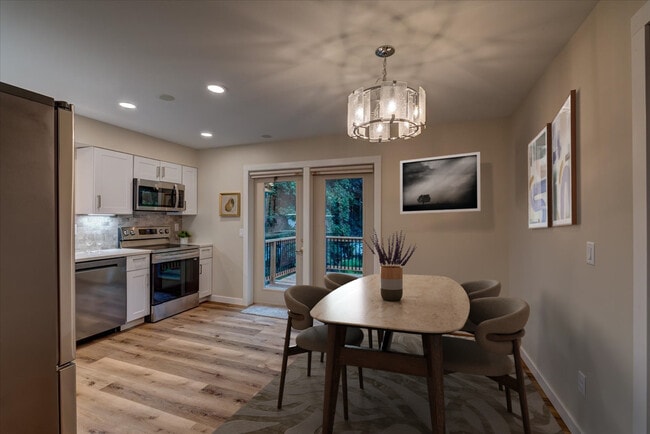 Building Photo - 211 Parkway Dr