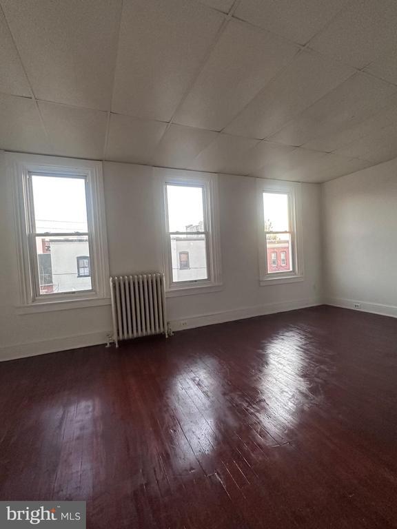 Building Photo - 17 E Walnut St