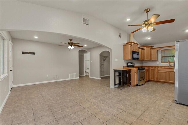 Building Photo - 7604 Robalo Rd