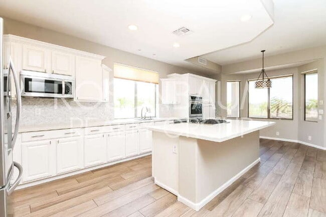 Building Photo - Luxury Living in Scottsdale’s McDowell Mou...