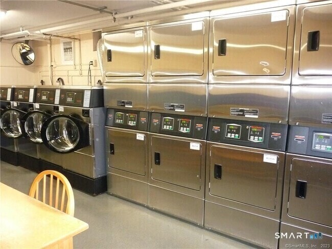 Building Photo - 9 Park St