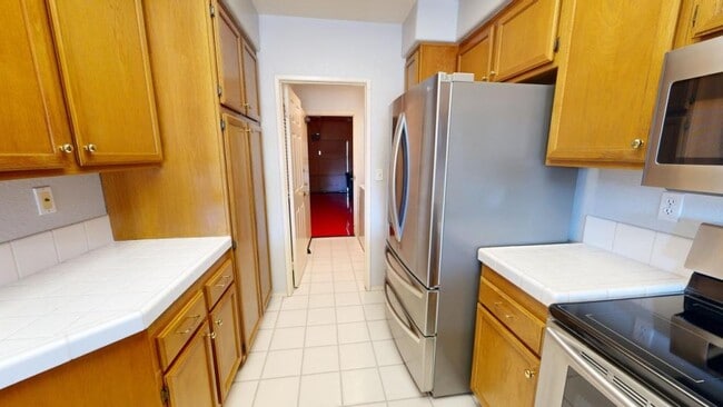 Building Photo - 7254 Shoreline Dr