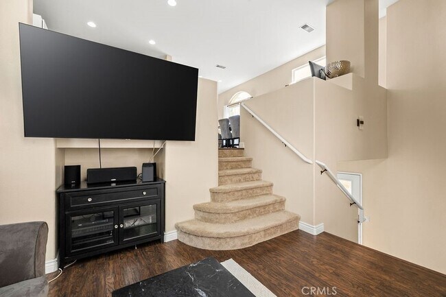 Building Photo - 205 Montana Del Lago Dr