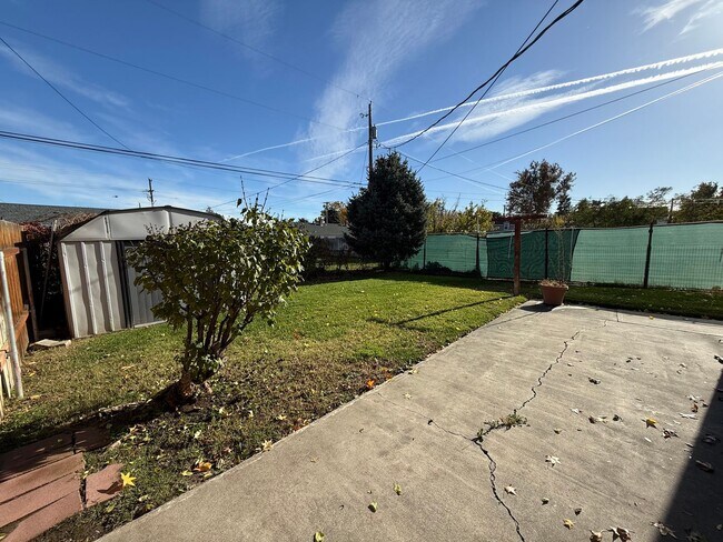 Building Photo - Completely Remodeled Three Bedroom One Bat...
