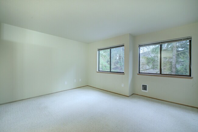 Building Photo - 1270 Bellevue Way NE