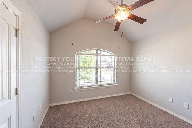 Building Photo - 1111 Tulip St