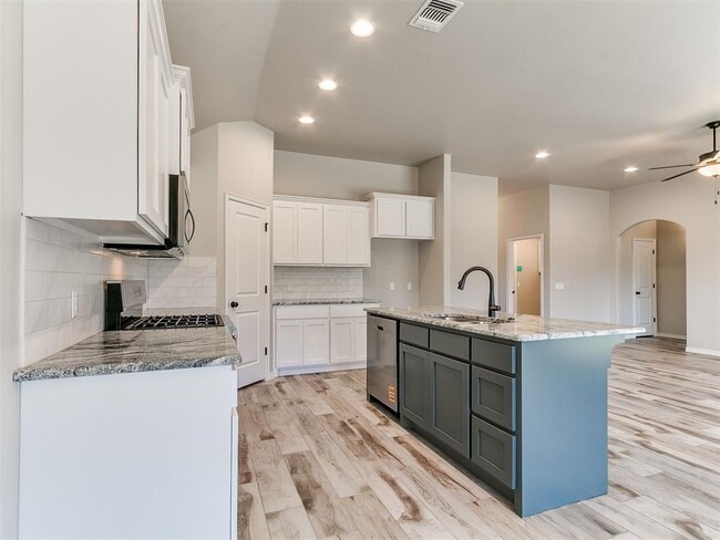 Building Photo - 12028 Rockbed Dr