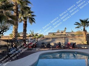 Building Photo - 7868 N Soledad Ave
