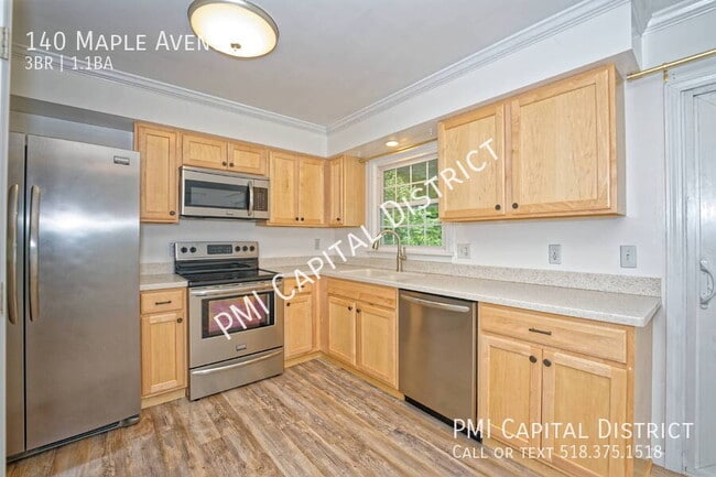 Building Photo - 140 Maple Ave