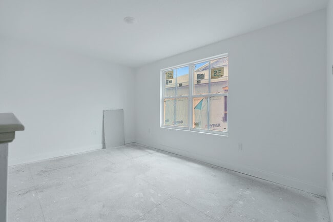 Building Photo - 181 SE Birch Ter