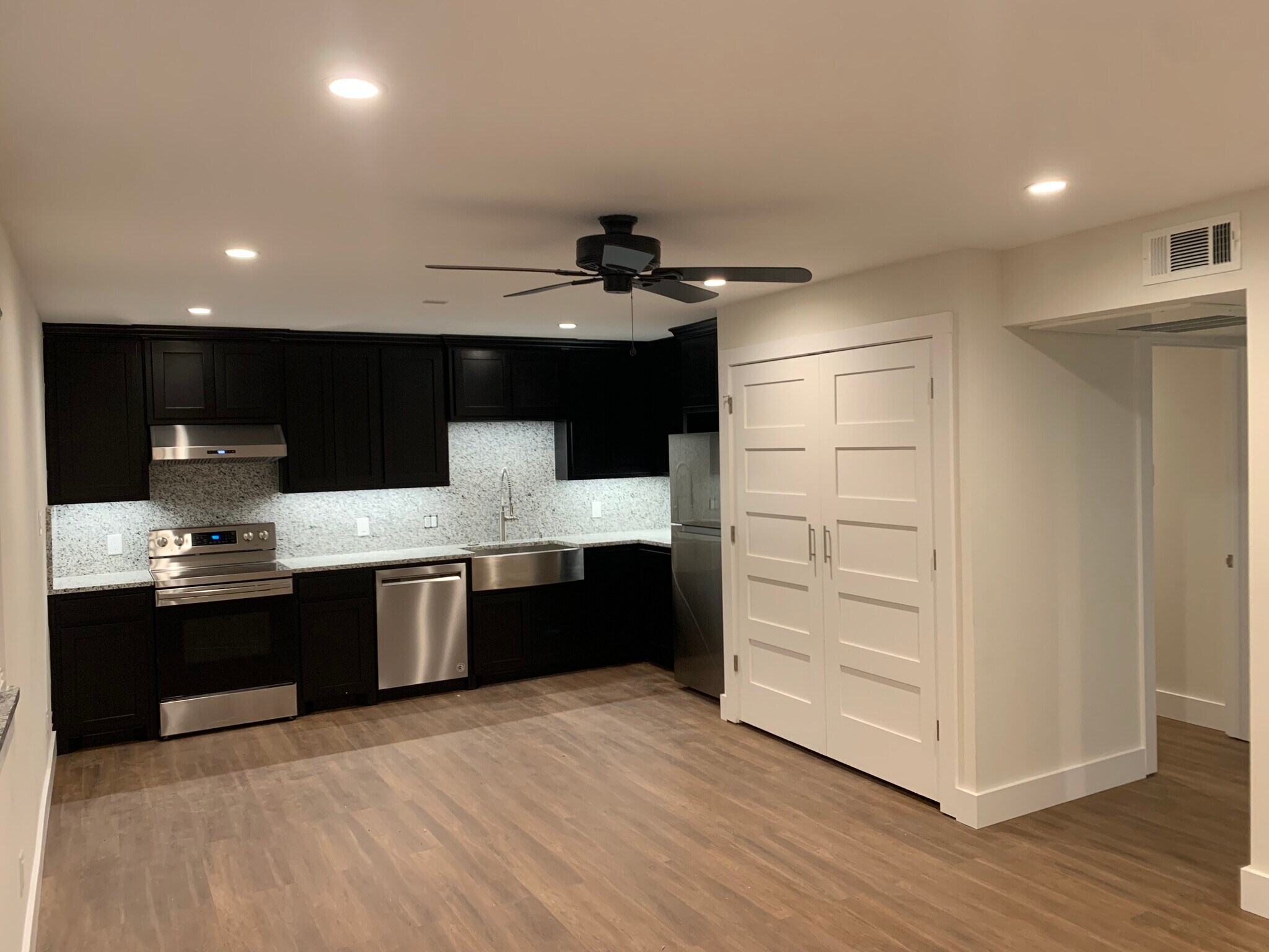 Courthouse Apartments 5735 Gaston Ave Dallas TX 75214 Apartment Finder