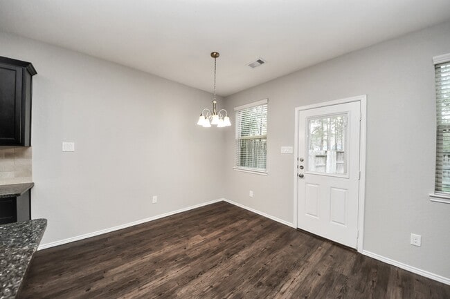 Building Photo - 16130 Beachside Pl