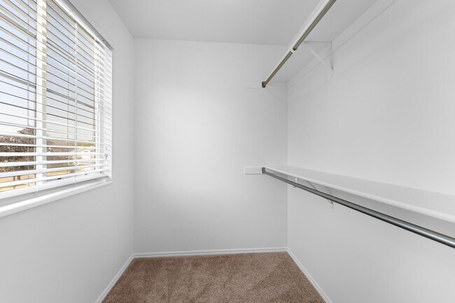 Building Photo - 557 E 8240 S