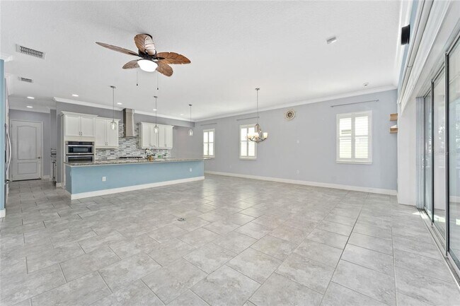 Building Photo - 4904 W Fountainwood Dr