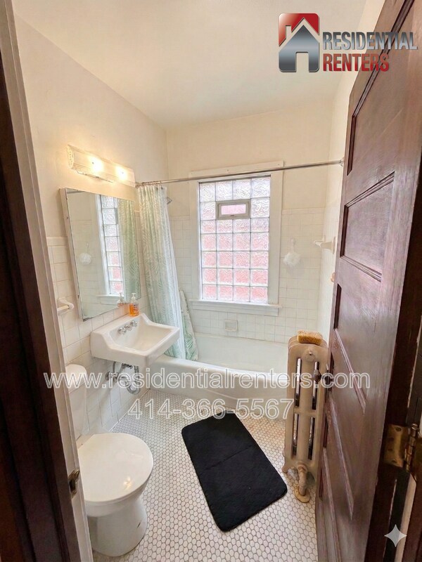 Building Photo - 3002 N Frederick Ave