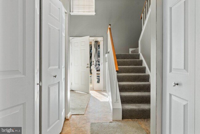 Building Photo - 10477 Campus Way S