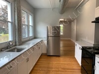 Building Photo - 965 Monroe Ave