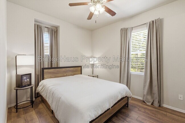 Building Photo - 425 S Meadowbrook Dr