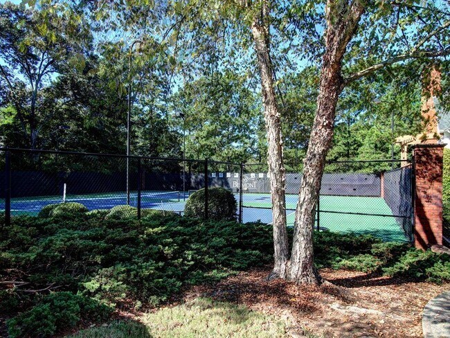 Building Photo - 3237 Waldwick Way SE