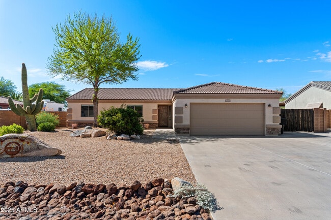 Building Photo - 22601 Weaver Valley Dr