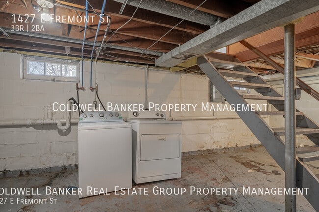 Building Photo - 1427 E Fremont St