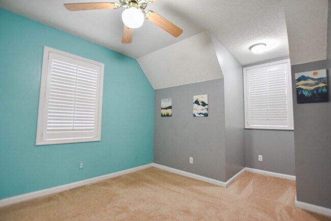 Building Photo - Pet Friendly Three Bedroom with Basement!