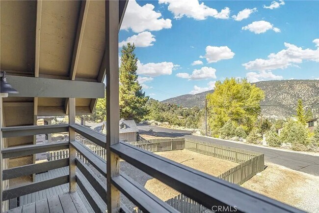 Building Photo - Charming 4BR Home with Mountain Views