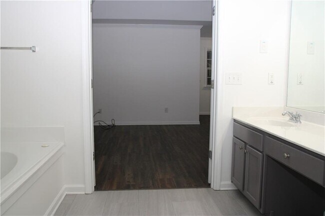 Building Photo - 1322 Loowit Falls Way