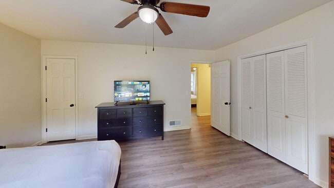 Building Photo - 2431 Weatherford Ct