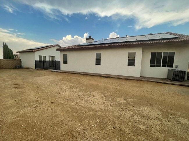Building Photo - 19199 La Quinta Pl