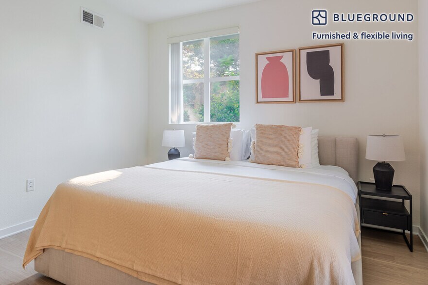 Building Photo - 34 Union Square