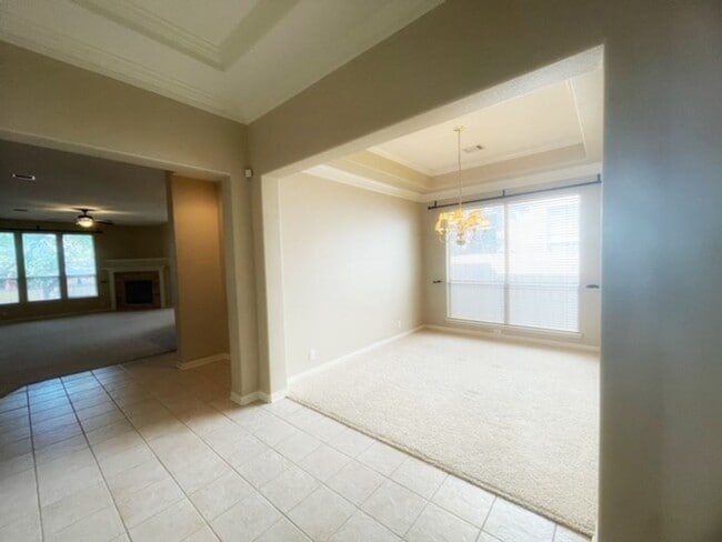 Building Photo - Fall in love with this Absolutely Beautiful 1 Story home in The Heights Of Stone Oak