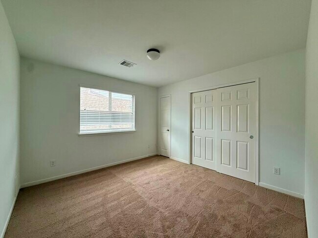 Building Photo - 2814 Ridgeglen Ln
