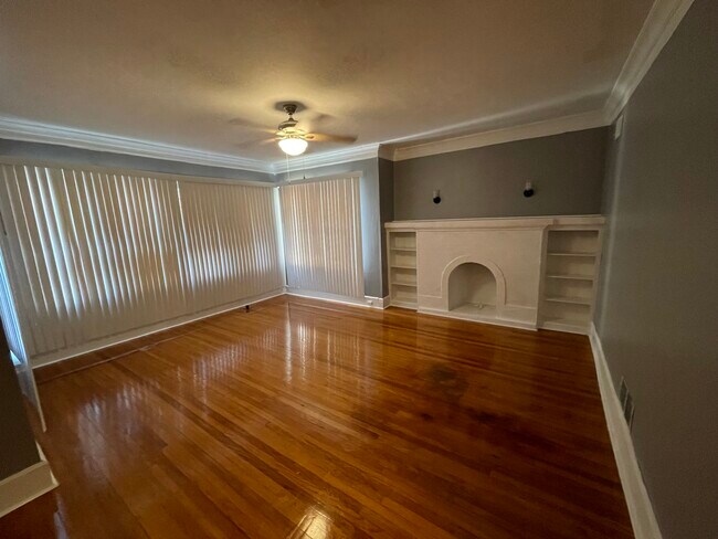 Building Photo - 8040 S Evans Ave