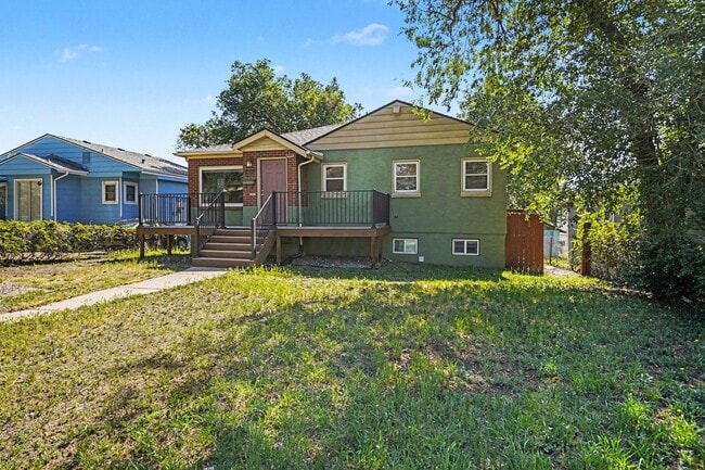 Building Photo - Spacious 4-Bedroom, 2-Bath Home with Large Yard, Garage & Central A/C