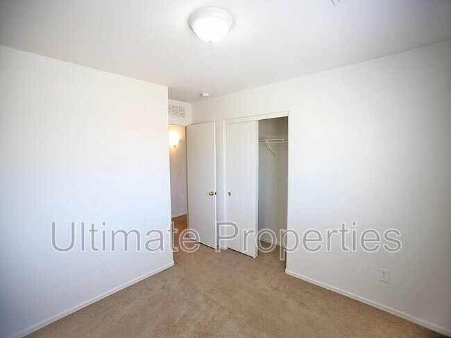 Building Photo - 23913 W Bowker St