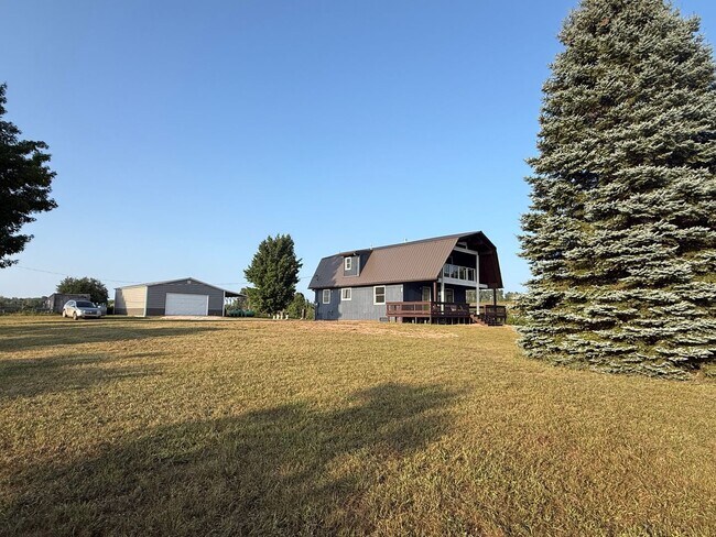 Building Photo - 7825 S Lake Leelanau Dr
