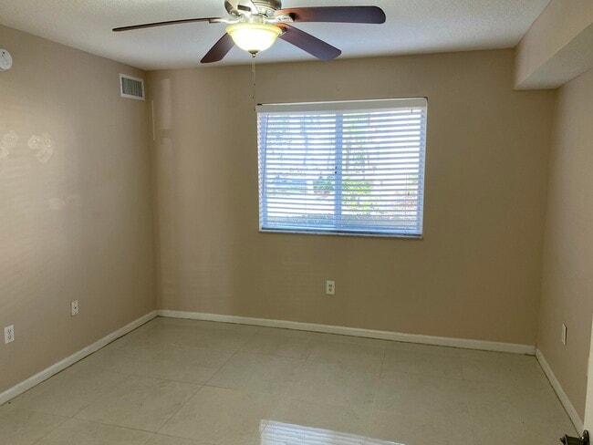 Building Photo - 3481 Briar Bay Blvd