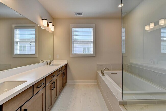 Building Photo - 1241 Waldon Xing