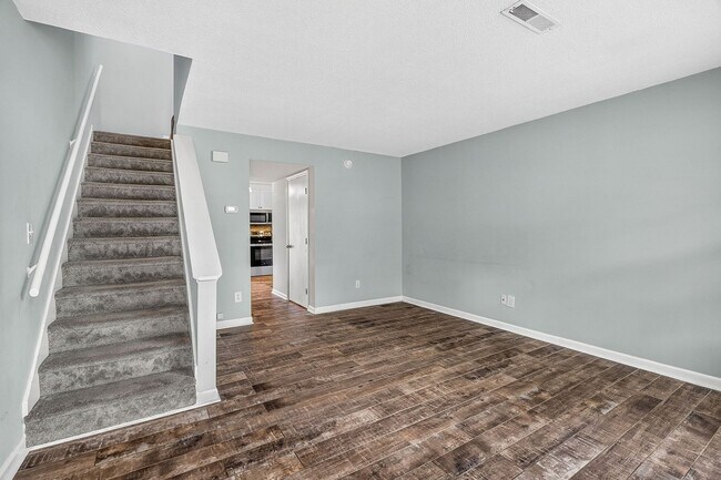Building Photo - 507 Stinson Dr