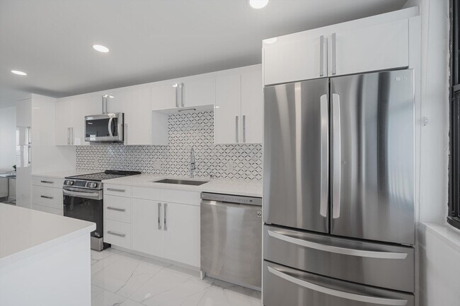 Building Photo - 900 Ocean Dr