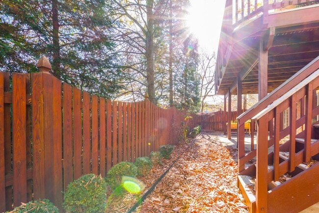 Building Photo - Lovely and Sought After Home for Rent in t...