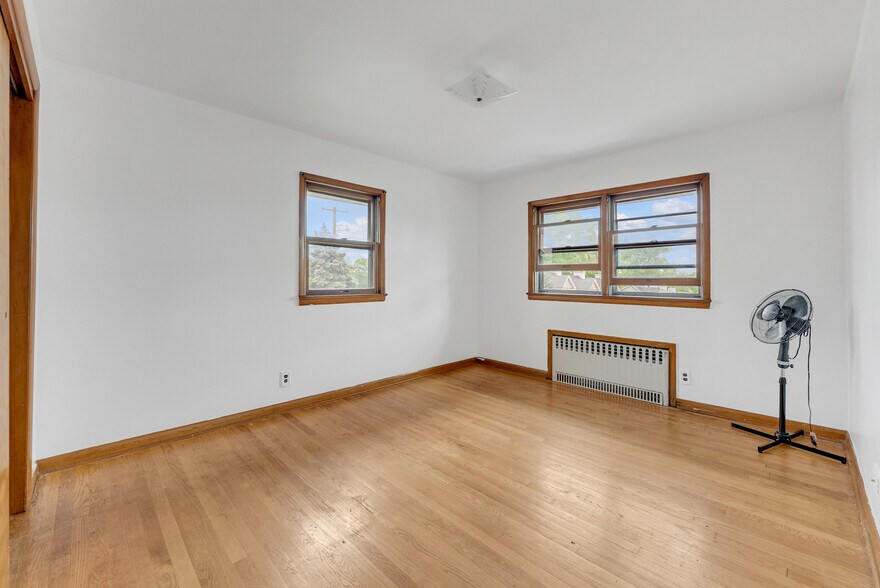 Building Photo - 480 N Midland Ave