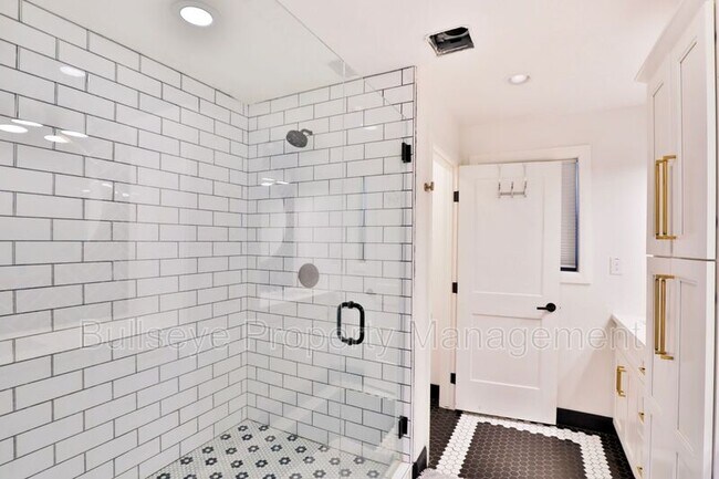 Building Photo - 2672 E Mesquite St