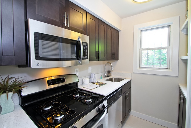 Building Photo - 469 Ridge St NW