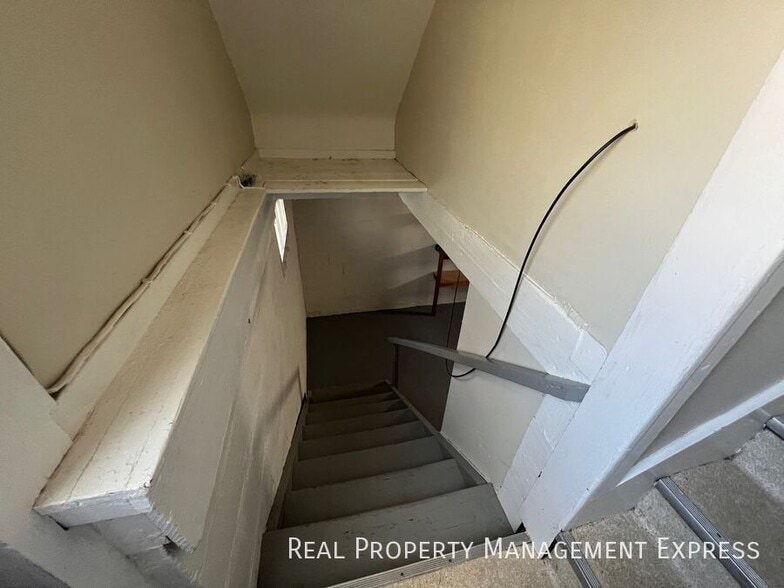 Building Photo - 3 Bedroom 1 Bathroom Home For Rent In Sioux Falls